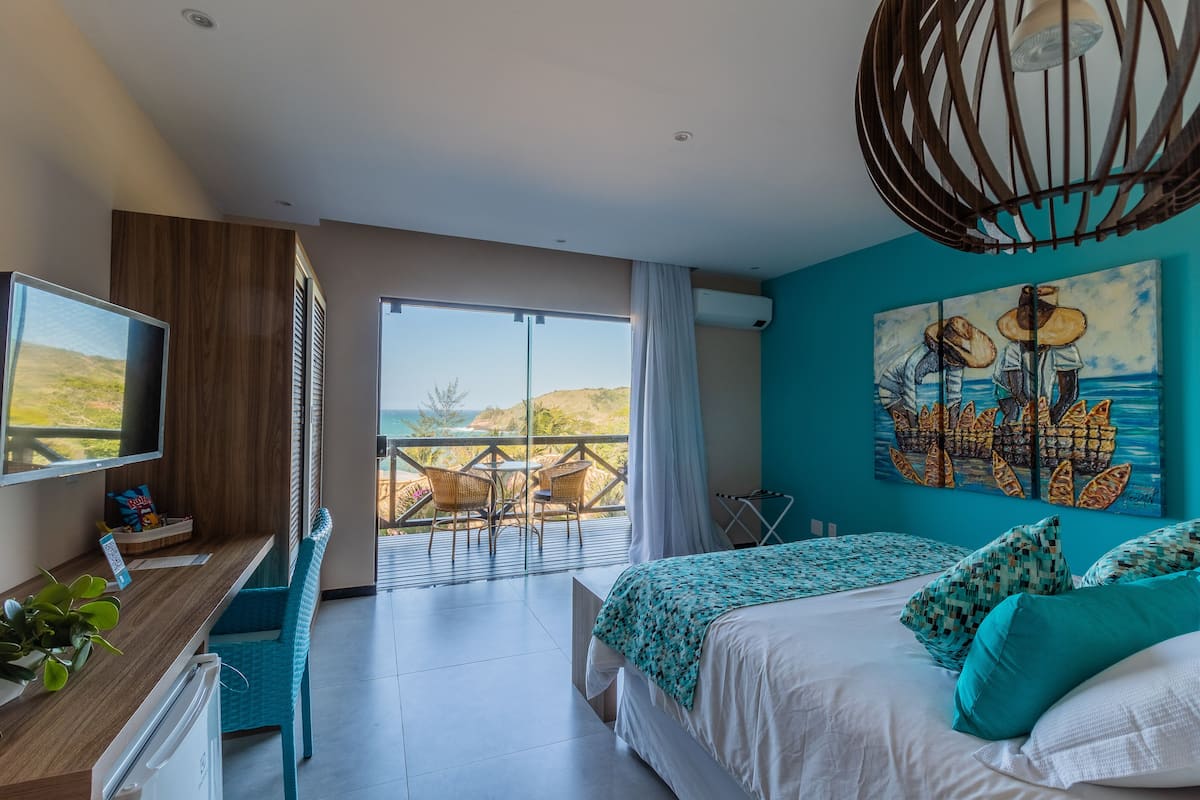 Deluxe Room | Minibar, in-room safe, blackout curtains, free cots/infant beds