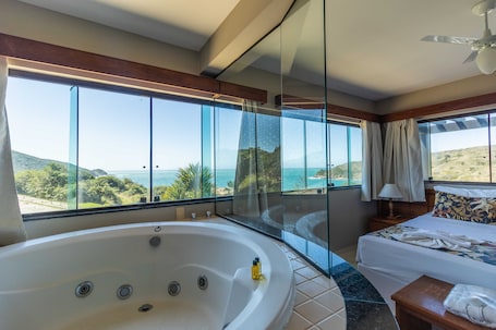 Quarto Master | Minibar, caja fuerte, cortinas opacas y cunas gratuitas. Hotel Pousada Brava Club