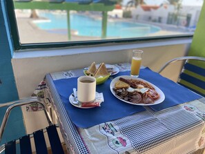Se ofrece un desayuno inglés todos los días (por un coste adicional)