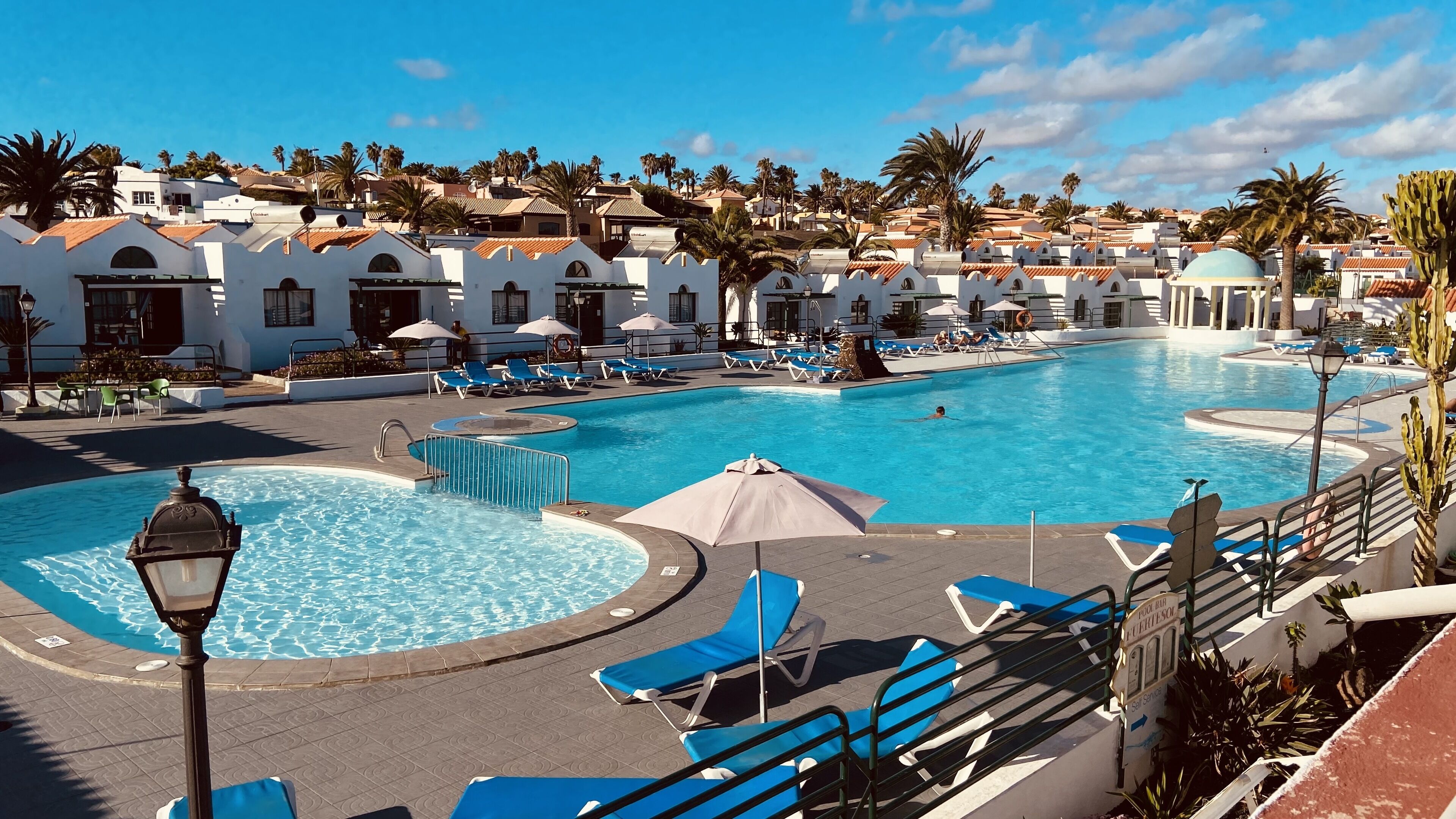 Outdoor pool, pool loungers