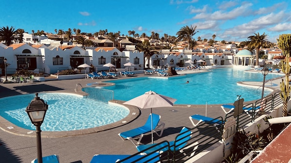 Outdoor pool, sun loungers