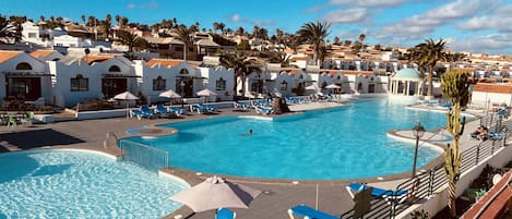 Outdoor pool, pool loungers