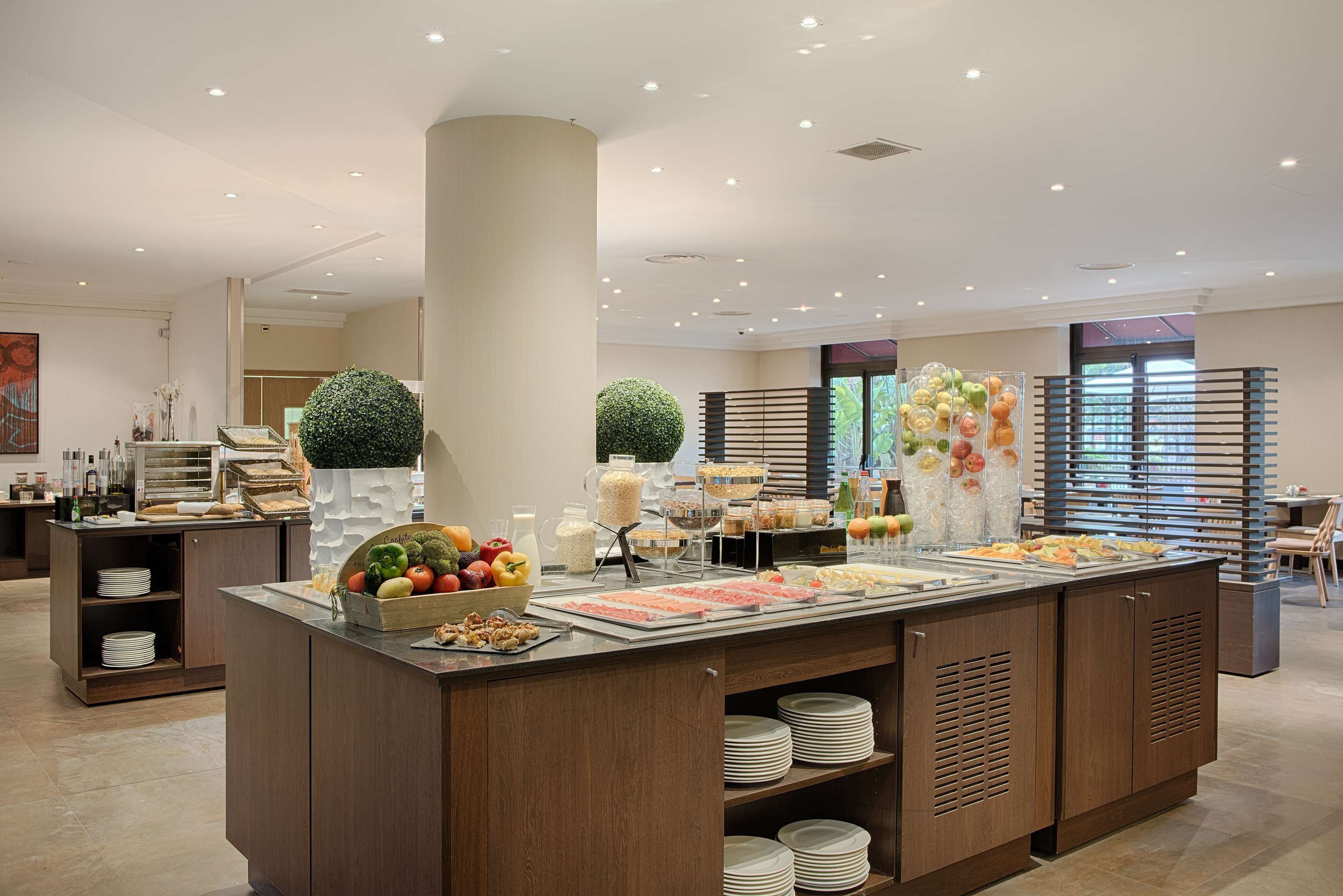 Frokostbuffé hver dag (mot et tillegg)