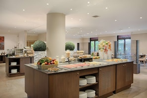 Daily buffet breakfast for a fee - NH Nice (Nice)