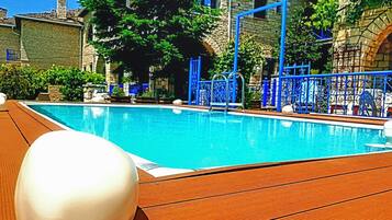 In-room safe, individually decorated, desk, laptop workspace