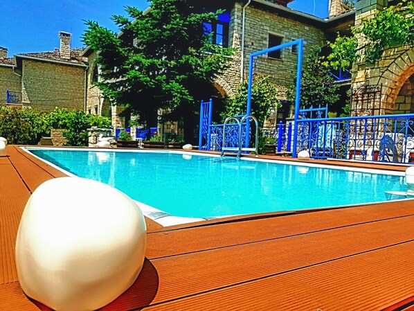 In-room safe, individually decorated, desk, laptop workspace