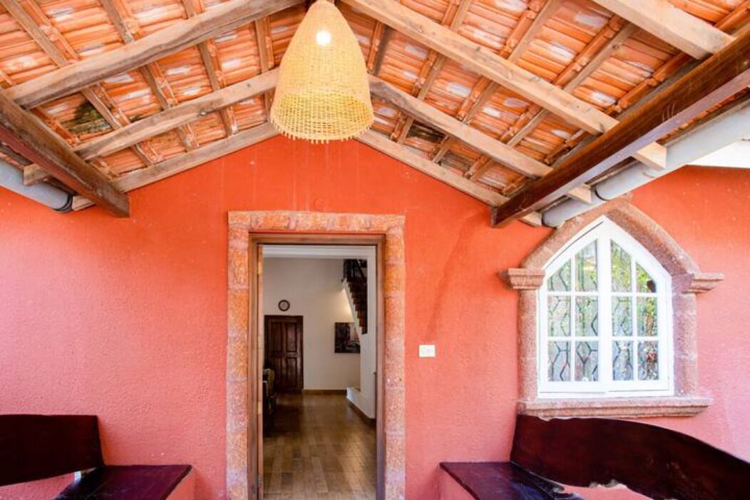 4 bedroom royal jacuzzi villa | living area | 32-inch lcd tv with satellite channels, tv