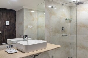 3 Bed Room Royal villa | Badezimmer