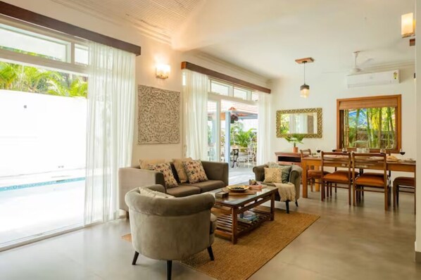 4 bedroom Presidential Pool Villa | Living area