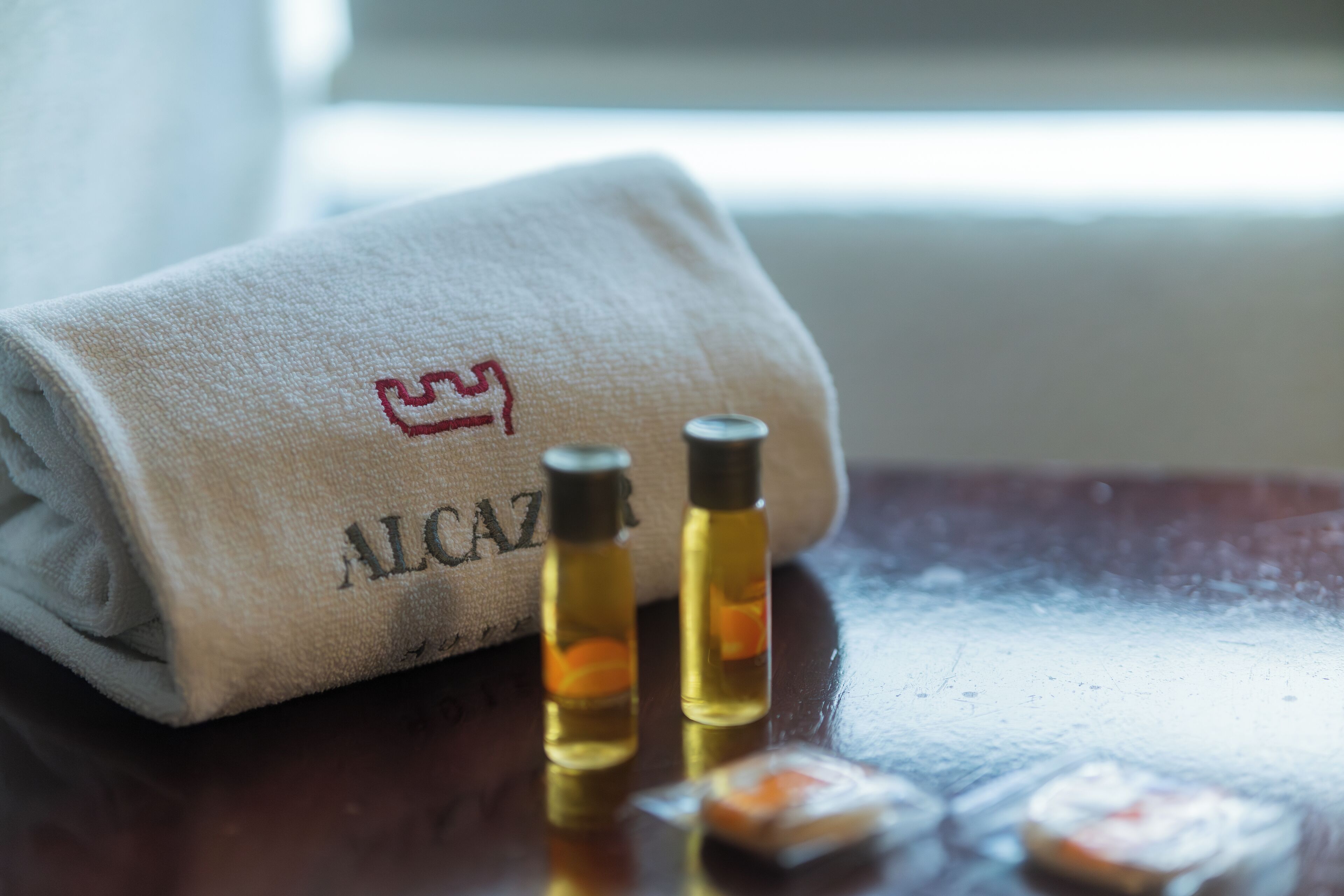 in-room safe, desk, soundproofing, free wifi