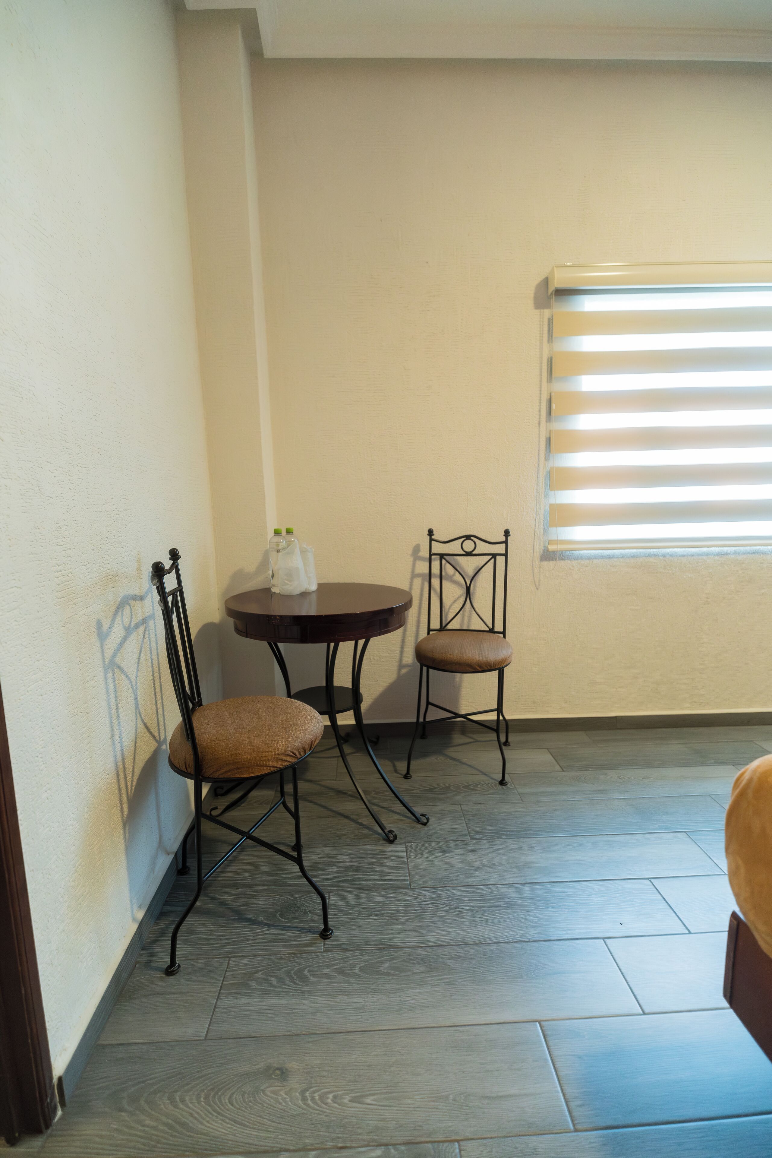 in-room safe, desk, soundproofing, free wifi