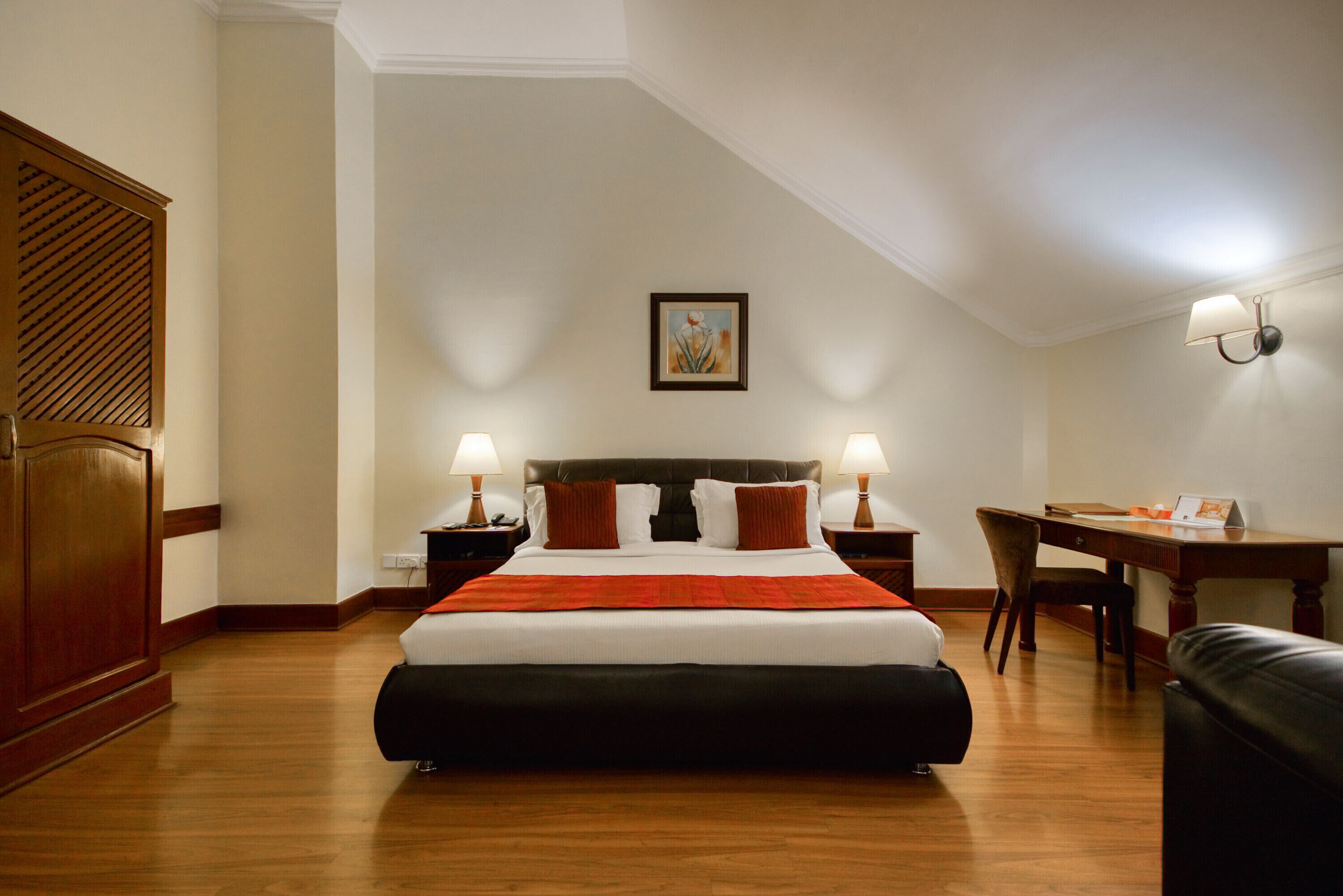 deluxe studio suite | 1 bedroom, minibar, in-room safe, desk