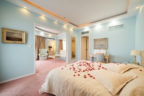 Suite, Sea View | In-room safe, desk, soundproofing, free WiFi - Paliria Hotel (Chalcis)