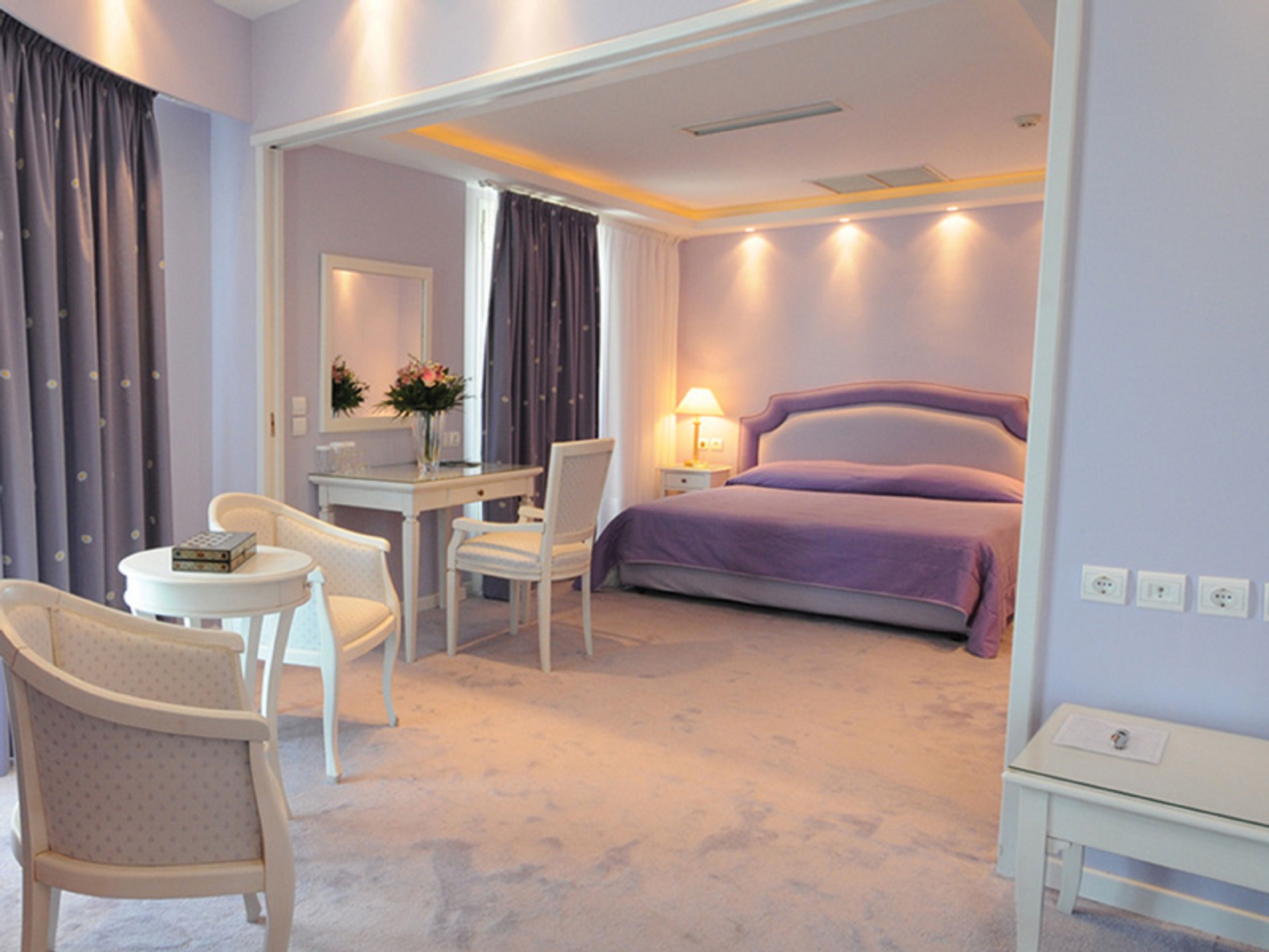 suite, sea view | 1 bedroom, in-room safe, desk, soundproofing