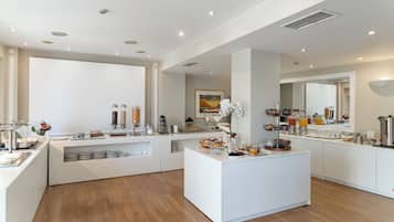 Desayuno buffet incluido todos los días