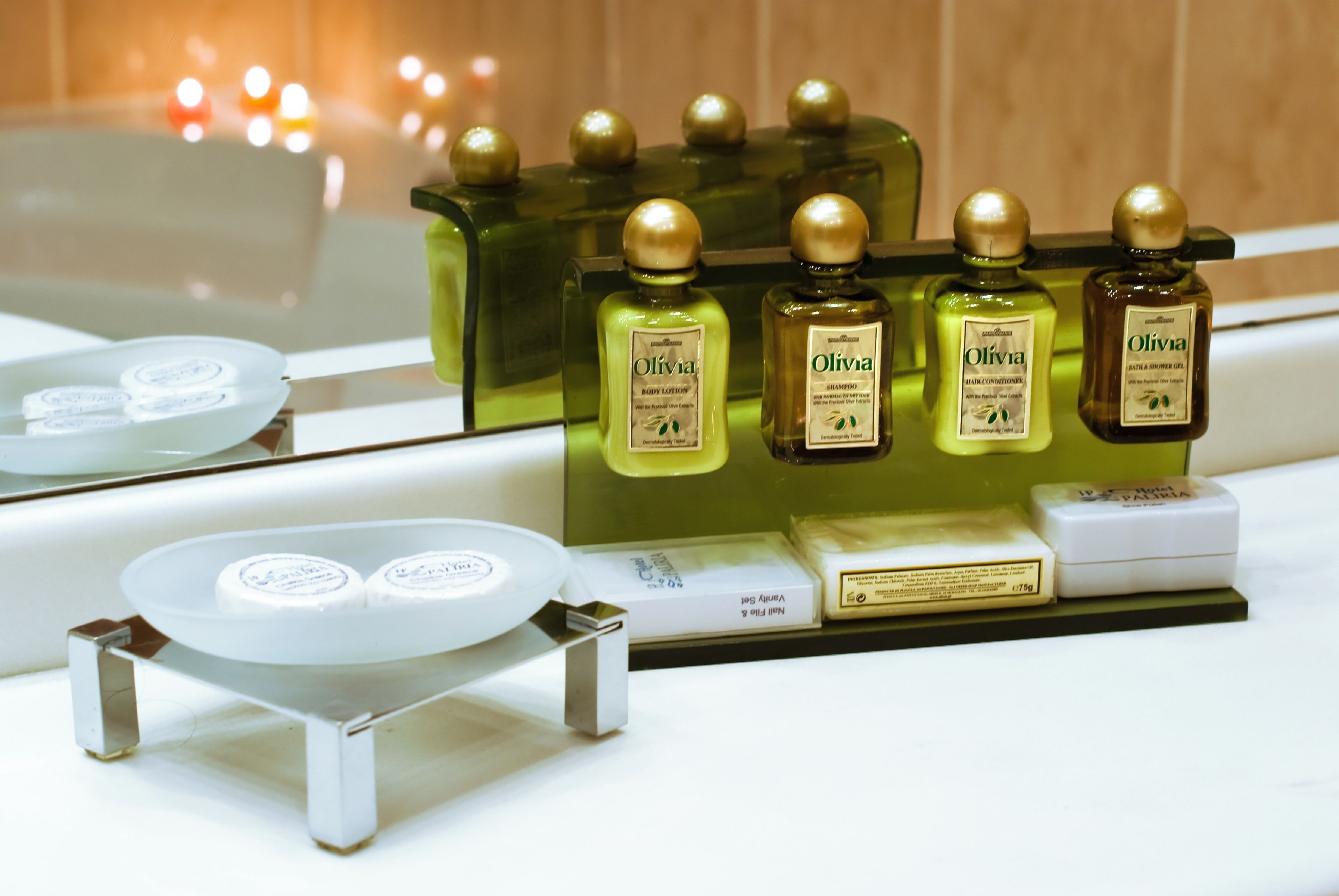 suite, sea view | bathroom amenities | bathtub, deep-soaking bathtub, free toiletries, hair dryer