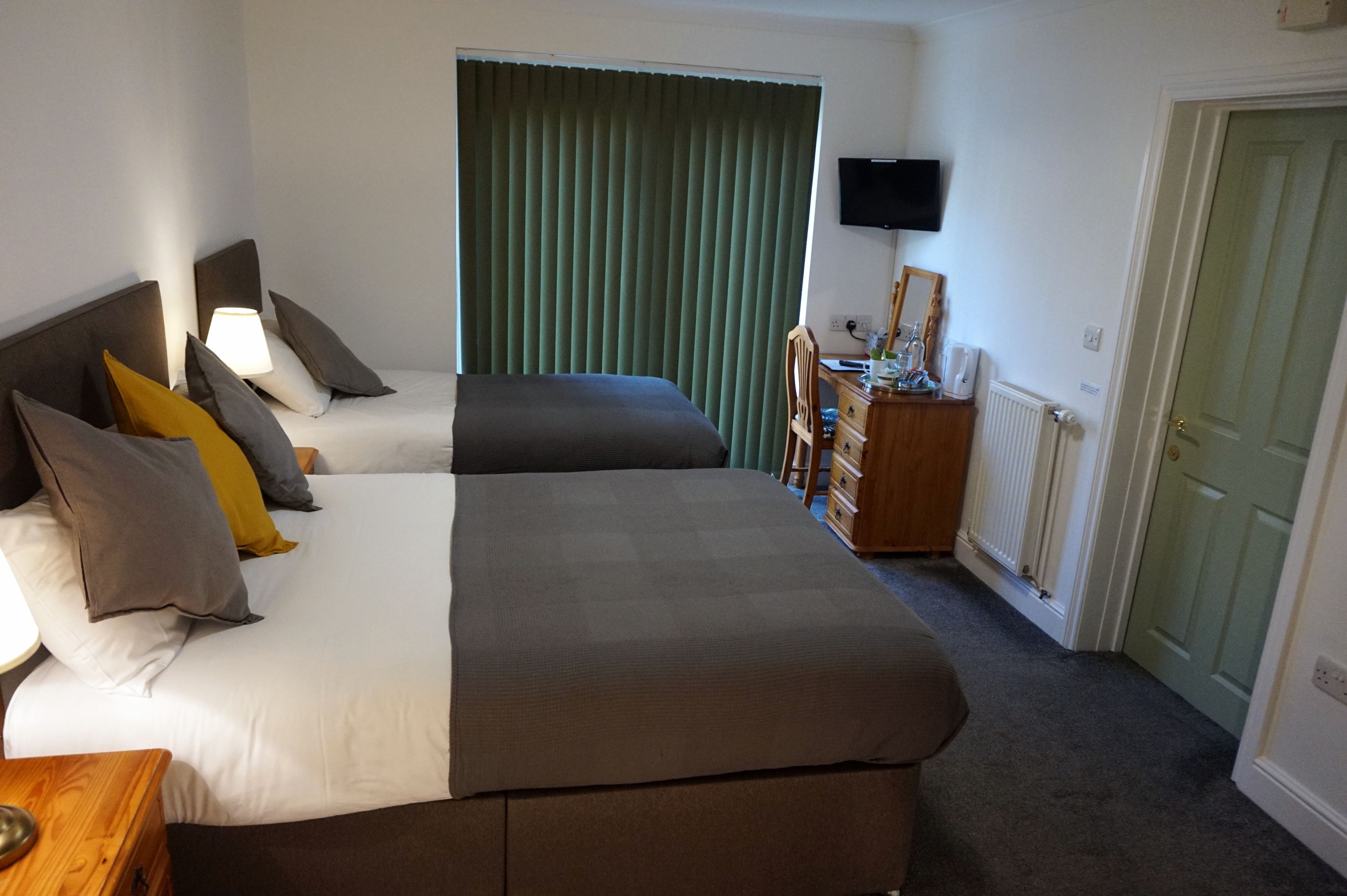 desk, iron/ironing board, free wifi