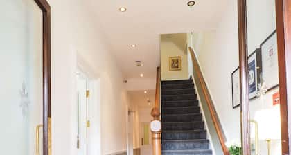 Villa Verde Gatwick