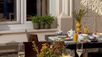 Daily buffet breakfast (EUR 14 per person)