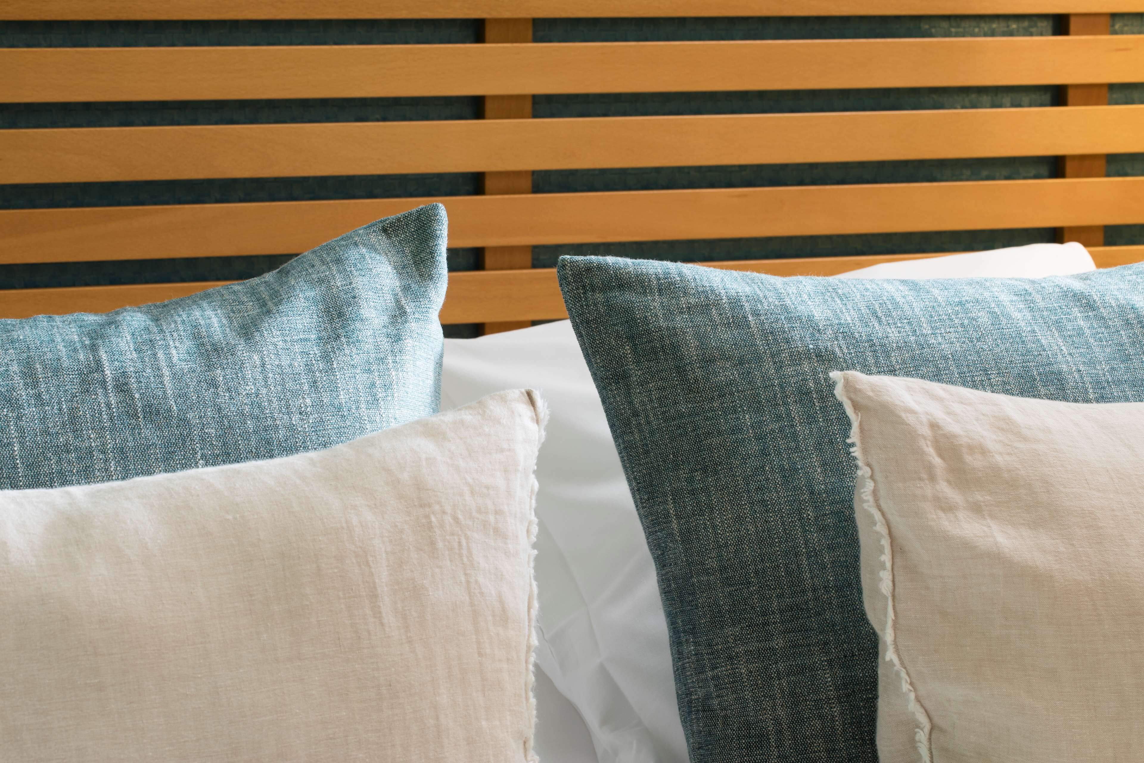 superior room, 1 queen bed, non smoking (twin bed on request) | in-room safe, desk, blackout curtains, soundproofing