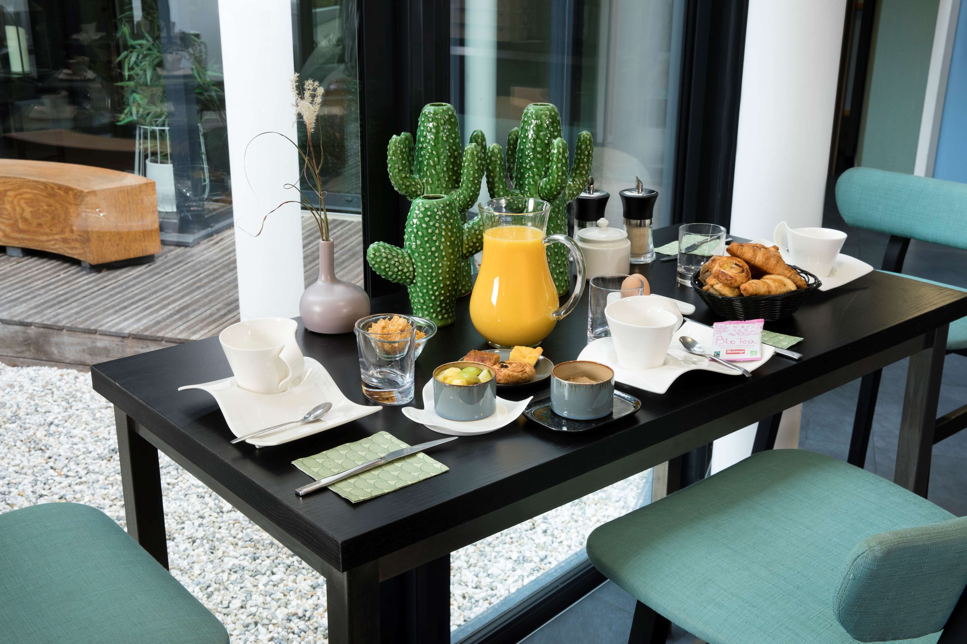 daily buffet breakfast (eur 19 per person)