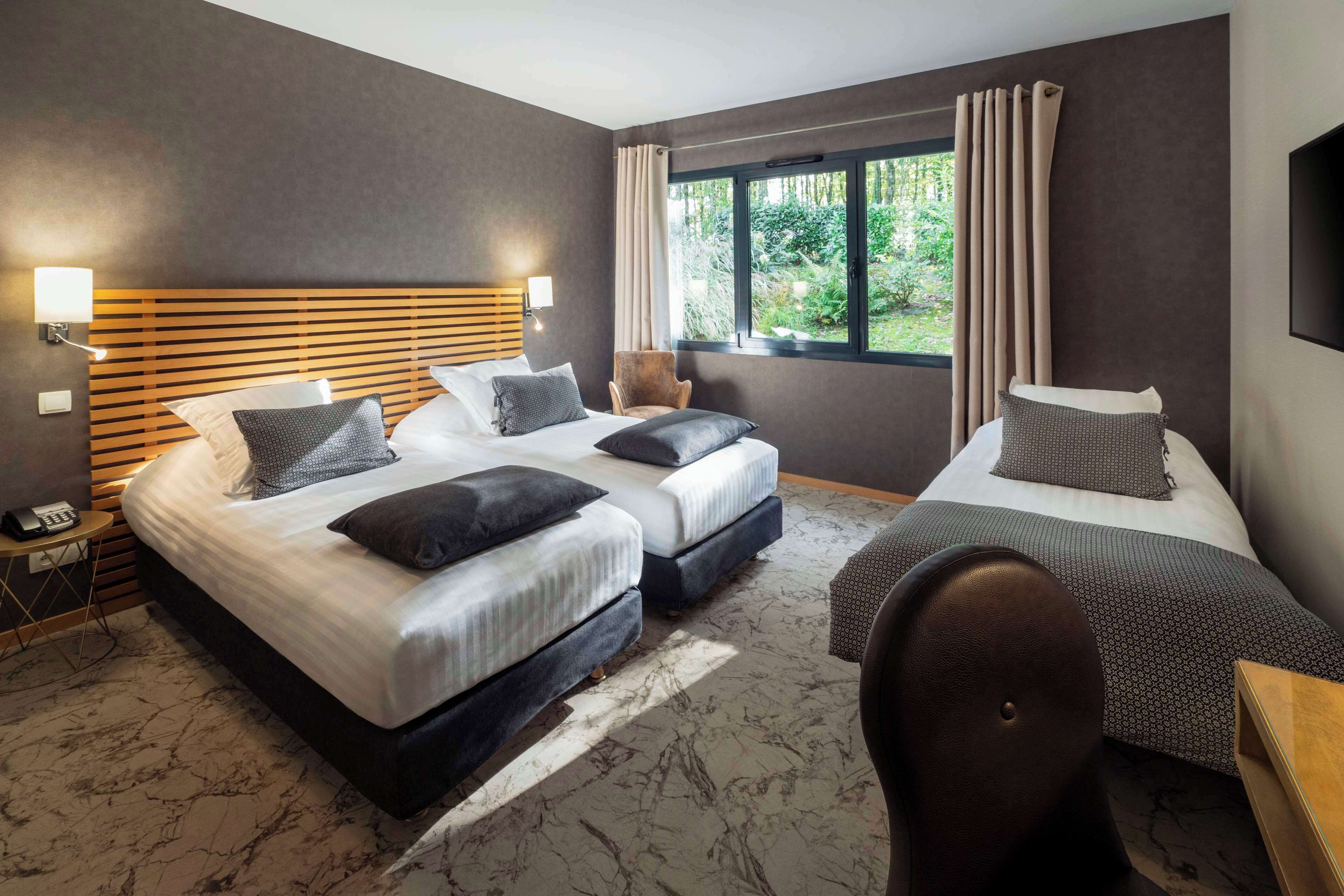 Exclusive Room, 1 King Bed, Non Smoking (with Single Sofabed)