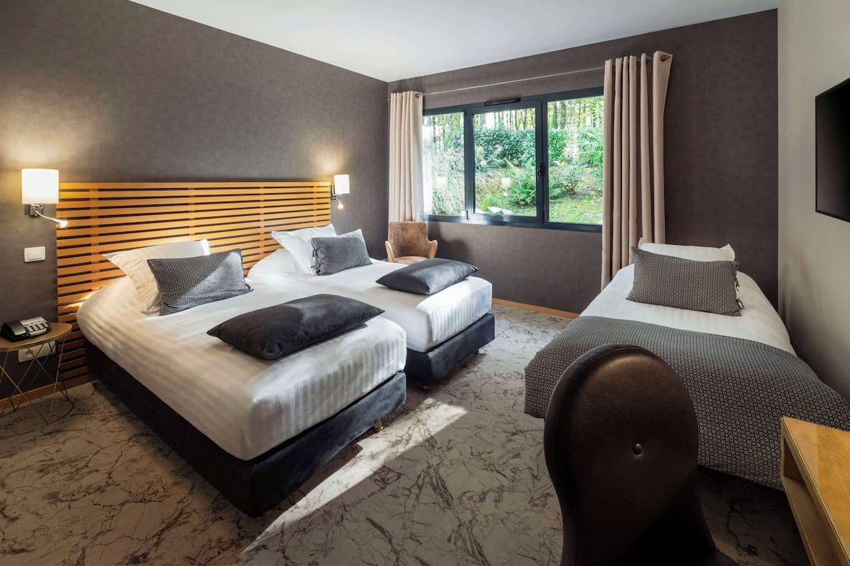 Exclusive Room, 1 King Bed, Non Smoking (with Single Sofabed)