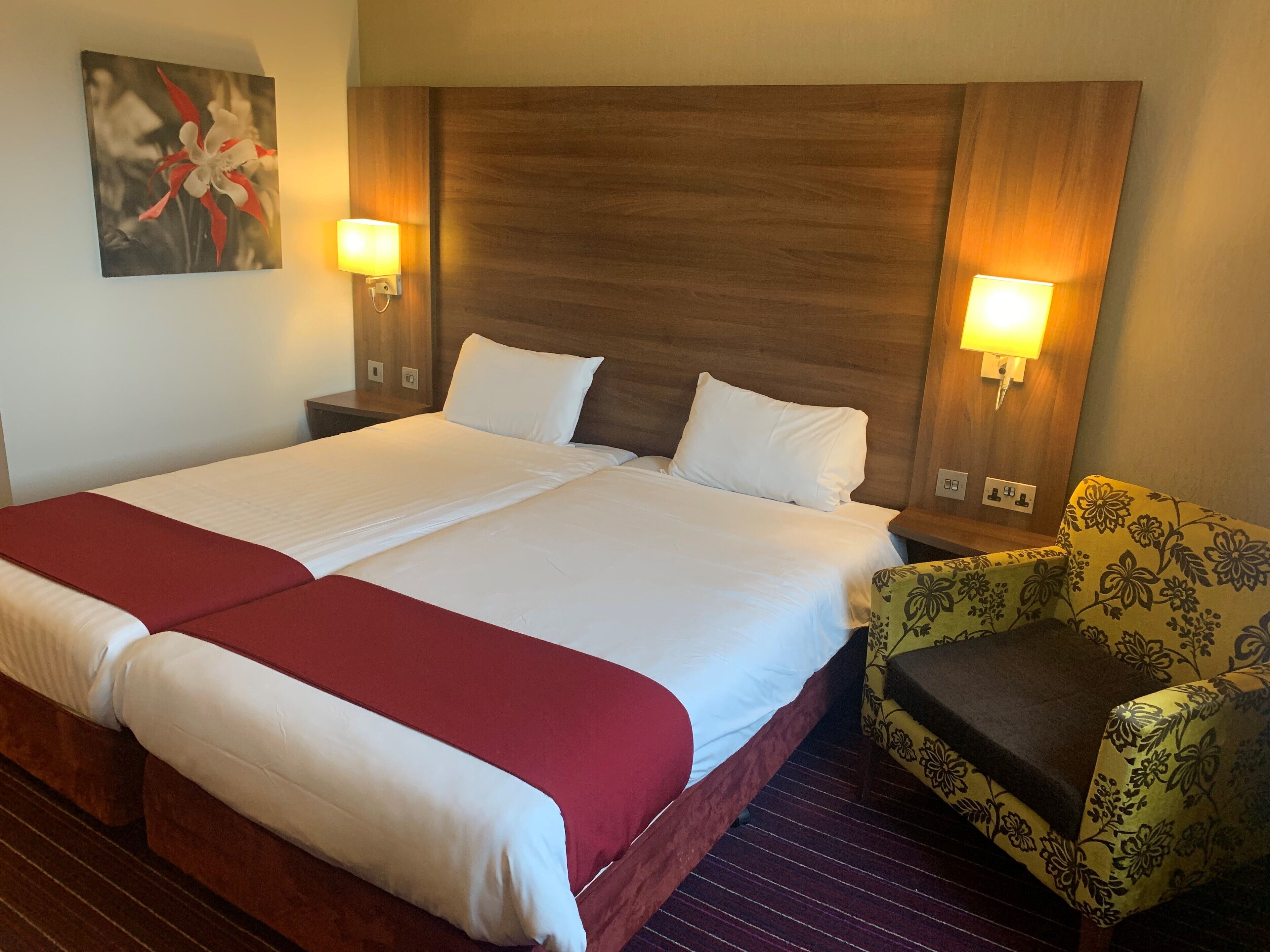 twin room, 2 single beds | desk, iron/ironing board, free cots/infant beds, free wifi