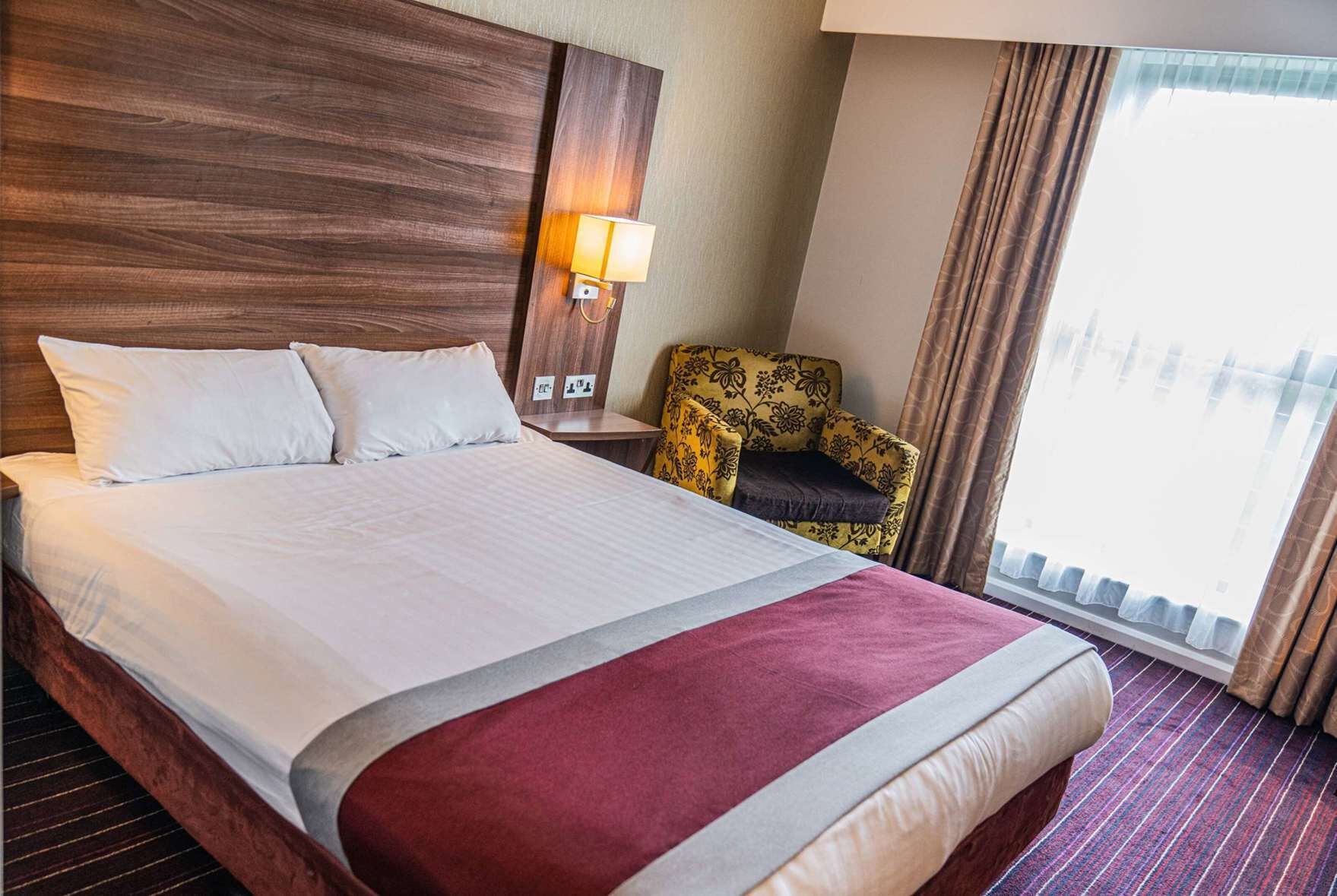 Desk, iron/ironing board, travel crib, free WiFi