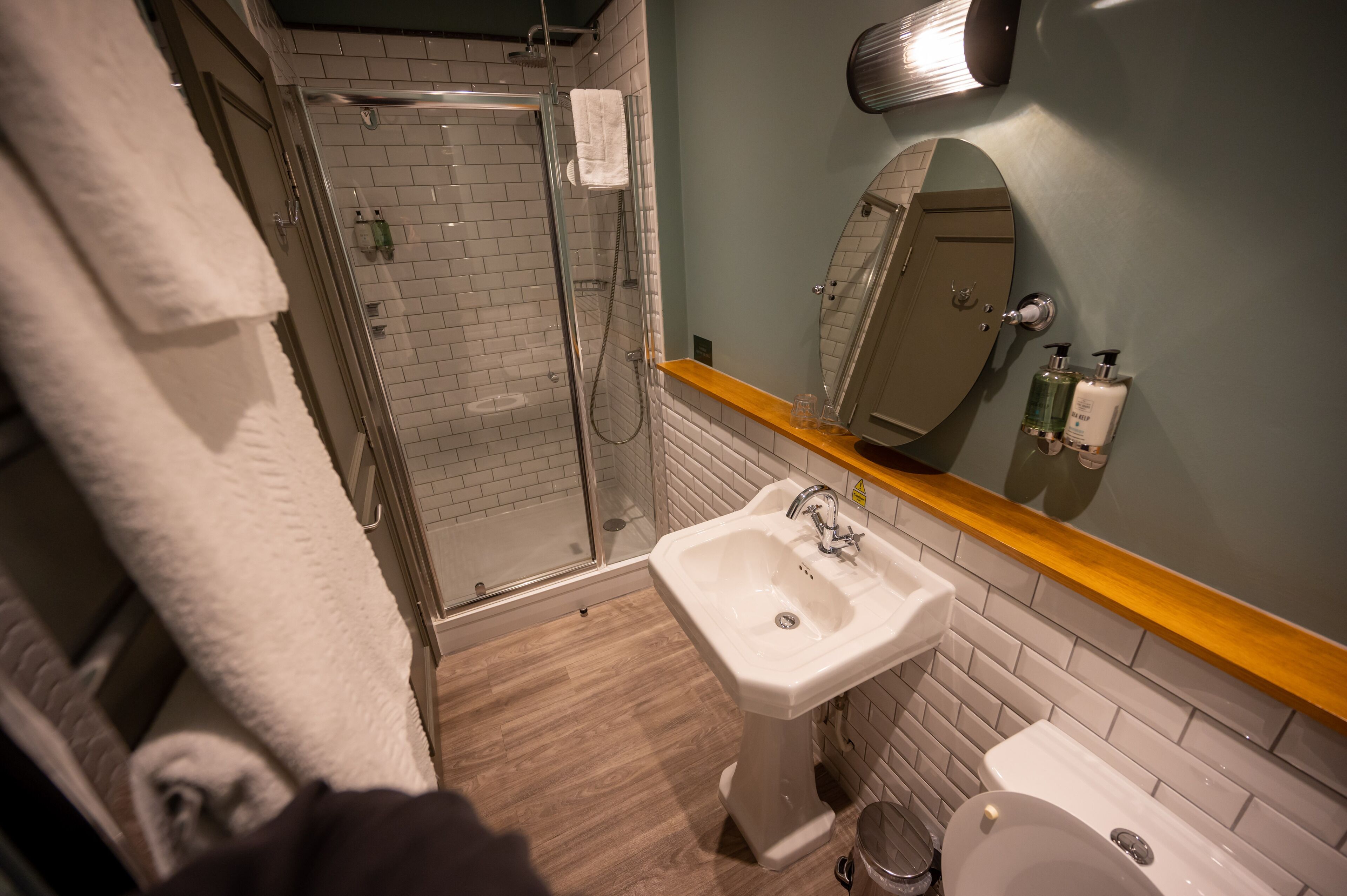 iron/ironing board, free wifi