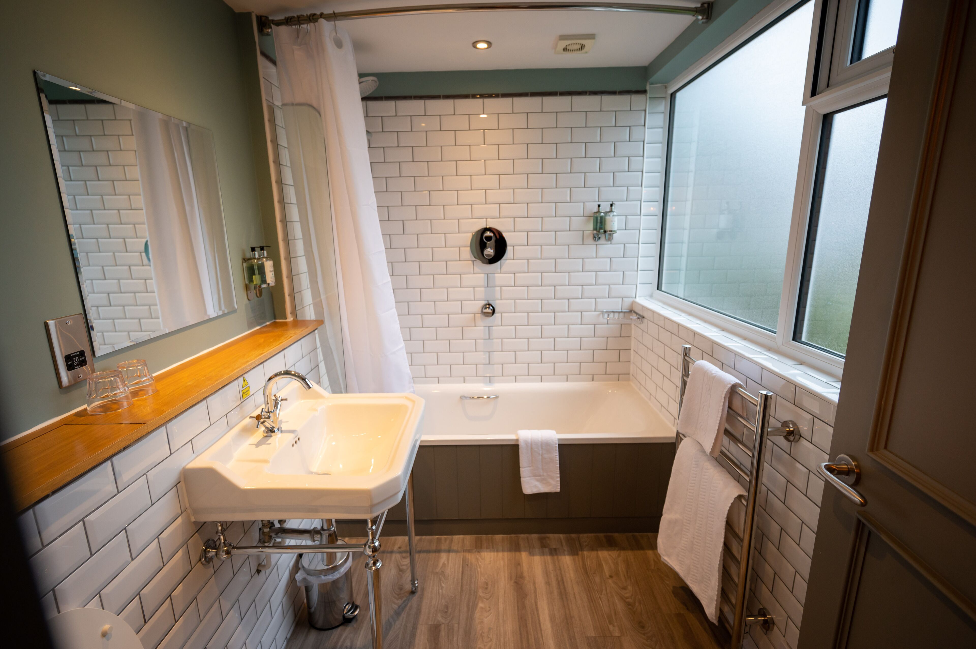 iron/ironing board, free wifi