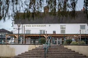 Outdoor wedding area - Riverside Hotel Branston by Chef and Brewer Collection (Burton on Trent)