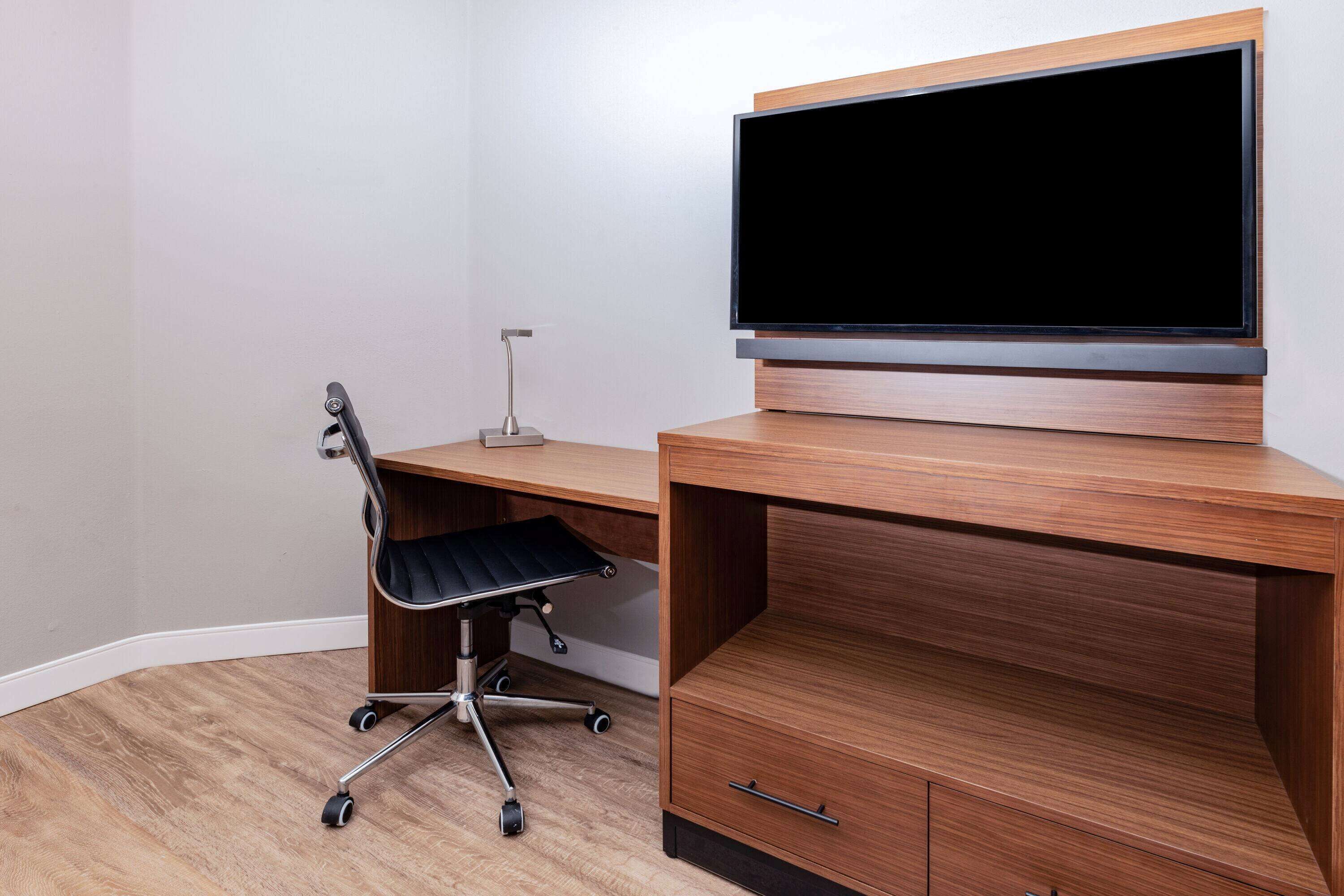 in-room safe, desk, iron/ironing board, free wifi