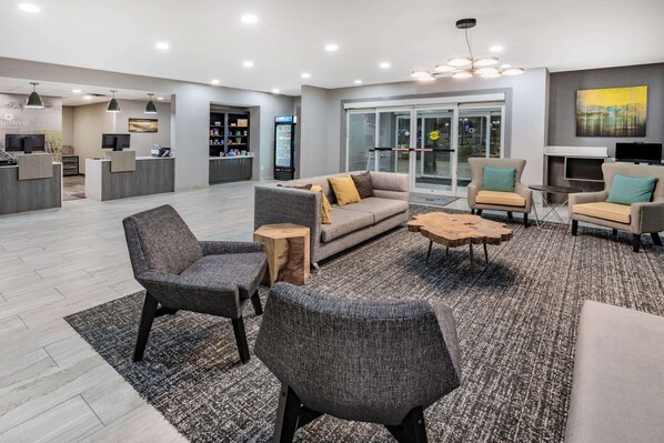 Lobby - Hawthorn Extended Stay by Wyndham Ardmore (Ardmore)