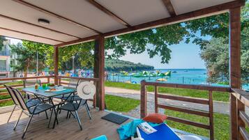 Mobile Home Deluxe, 2 chambres, vue plage, vue mer | Terrasse/Patio
