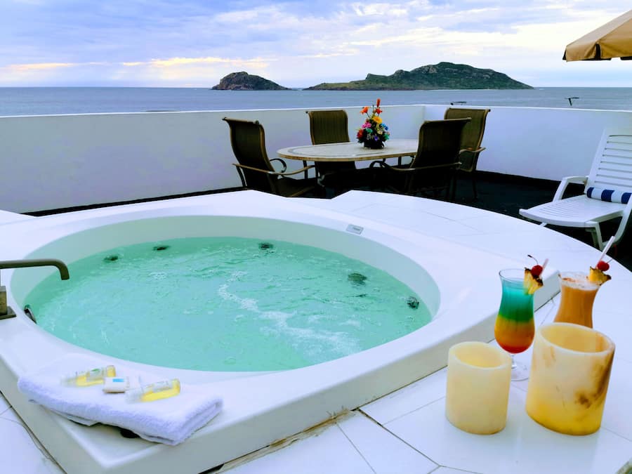 Caja de seguridad en la habitación y decoración personalizada