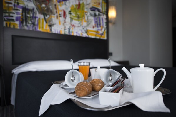 Daily buffet breakfast (EUR 15 per person)