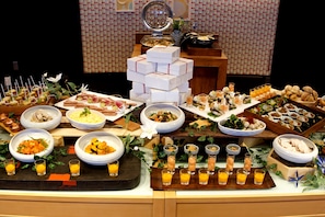 Daily buffet breakfast (JPY 1430 per person) - Rembrandt Style Tokyo Nishikasai (Tokyo)