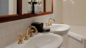 Heritage Suite | Bathroom