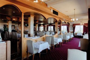 Breakfast served - Mountain Heritage Hotel (Katoomba)