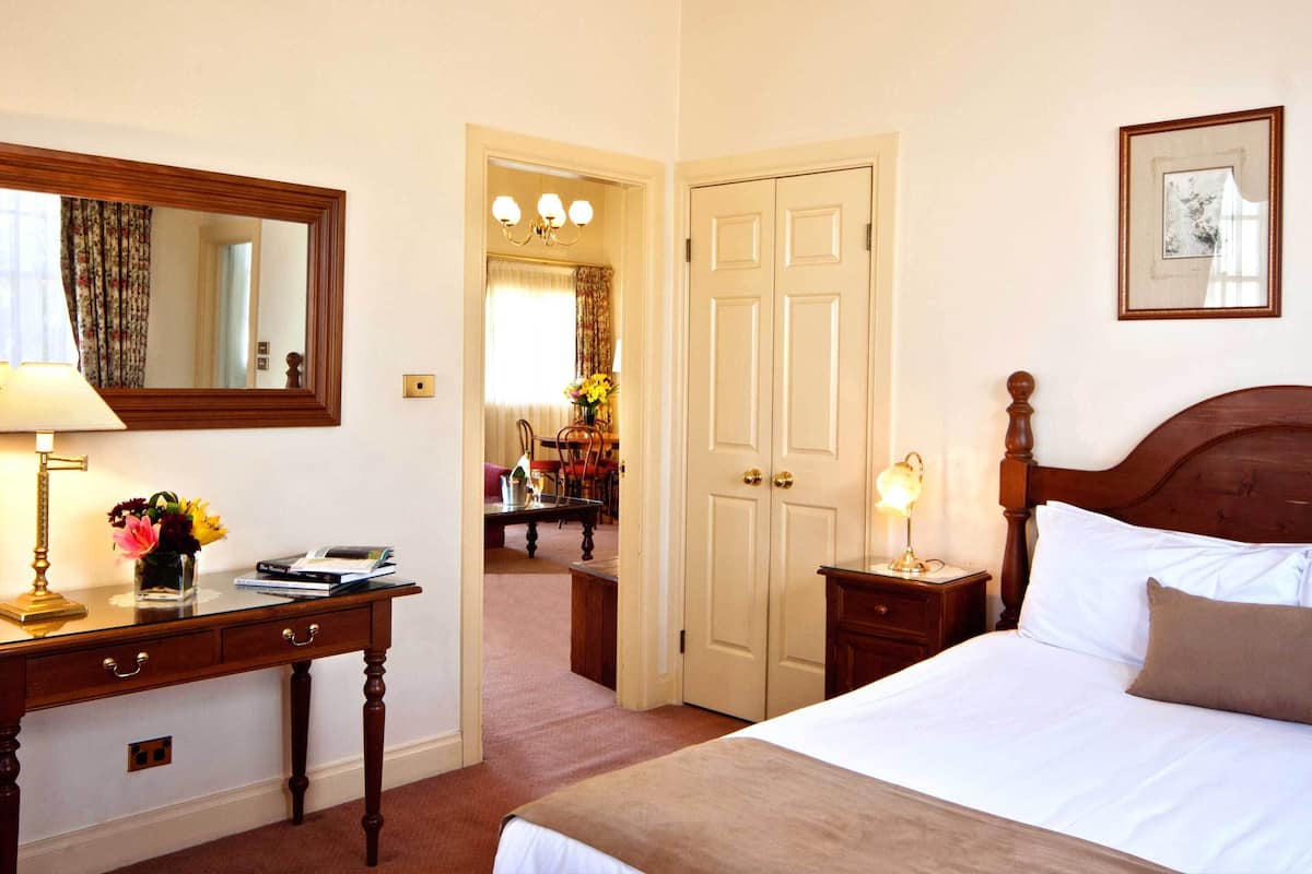 1 bedroom, premium bedding, pillow-top beds, desk