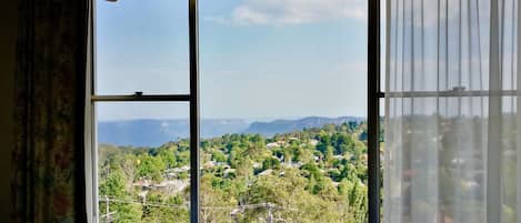 Mountain View Room | Terrace/patio