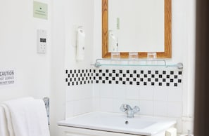 Familienzimmer (for 3) | Badezimmer | Handtücher