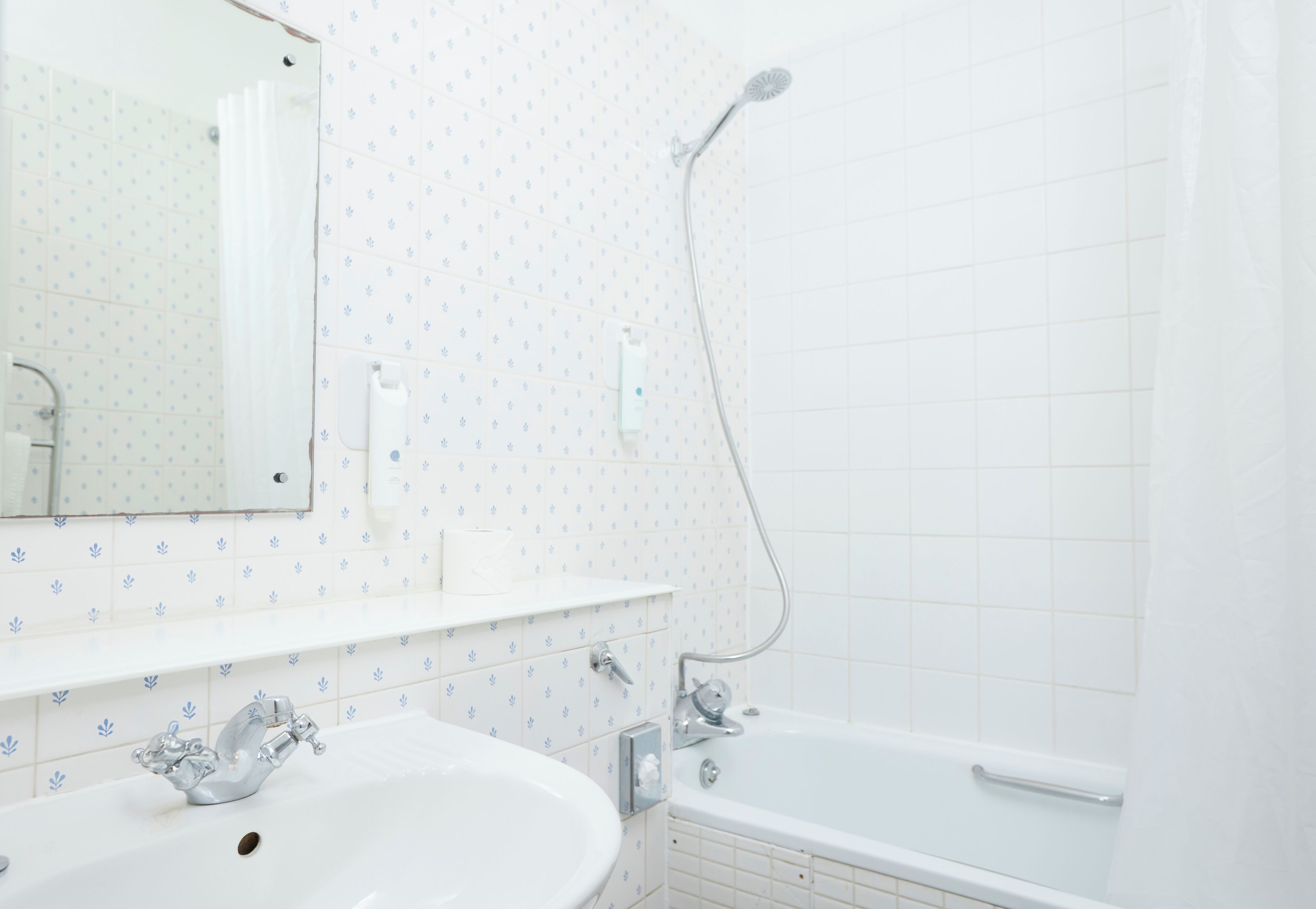 single room | bathroom | hair dryer, towels