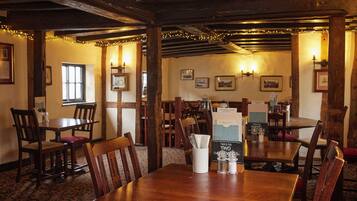 Breakfast, lunch, dinner served; British cuisine