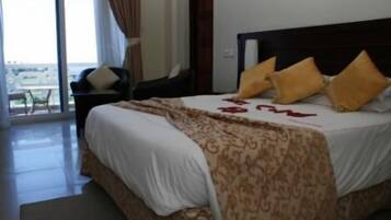 Cots/infant beds, free WiFi