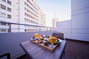 Daily buffet breakfast (EUR 13 per person)