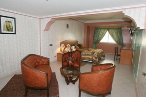 Suite | Living area - Hotel East West (Casablanca)