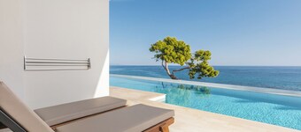 Alexandra Beach Resort & Spa