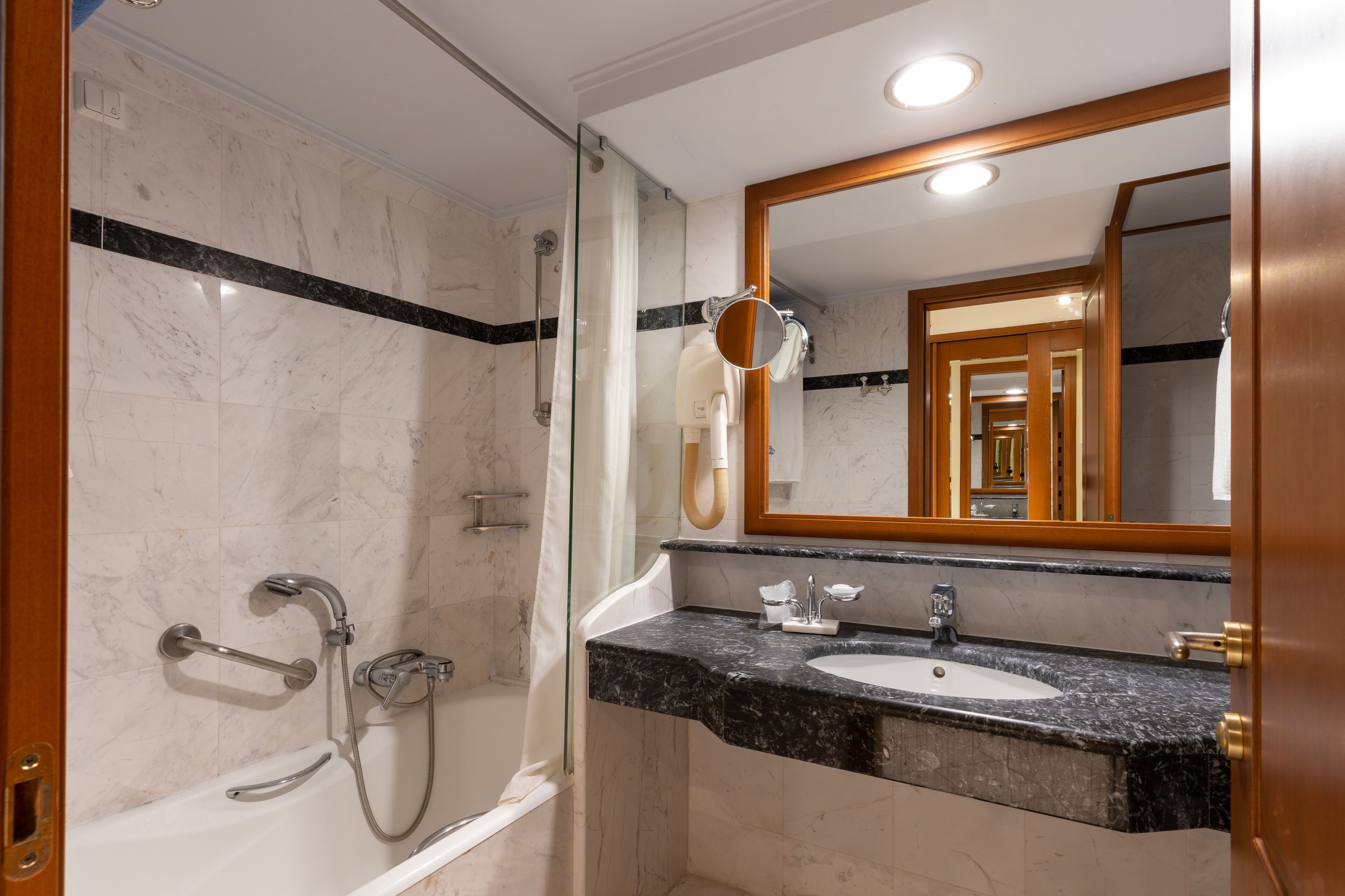 Photo - Hydramis Palace Beach Resort